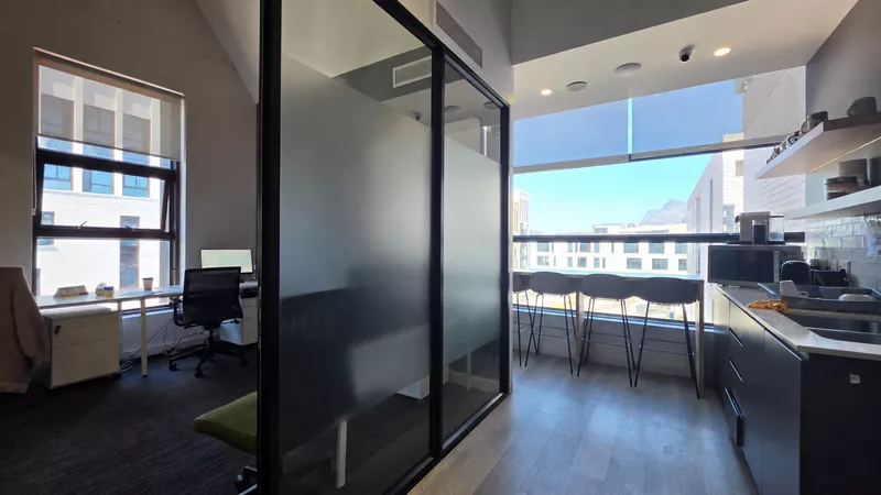 165 m² Office to let in Bridgeways Park, Bridgewater One - Suites (Block C) (photo 26)