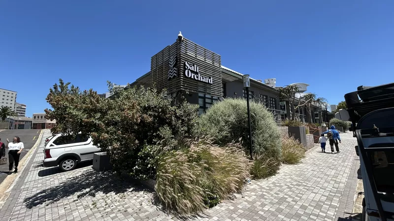 262 m² Office to let in Salt River, Salt Orchid (photo 2)