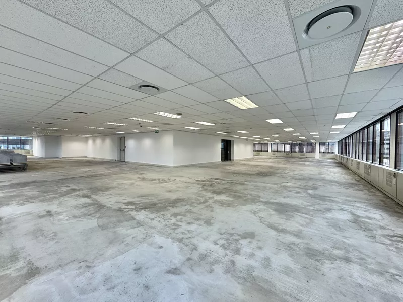 920 m² Office to let in Cape Town City Centre/CBD, 2 Long Street (photo 4)