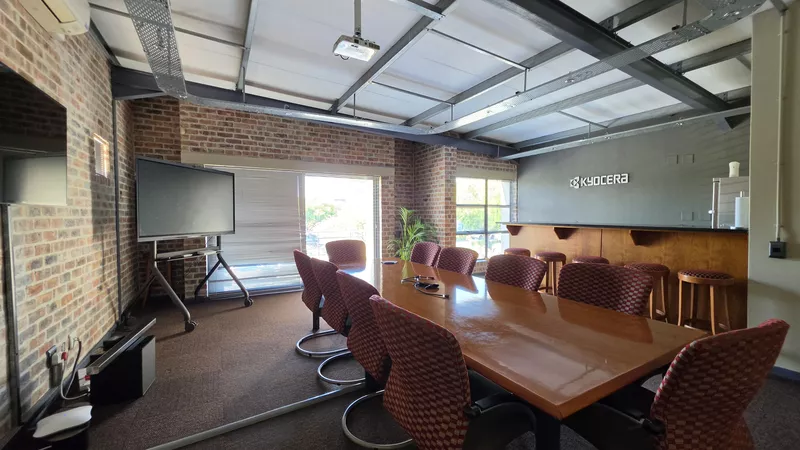 1 085 m² Office for sale in Century City, 13 Edison Way (photo 22)