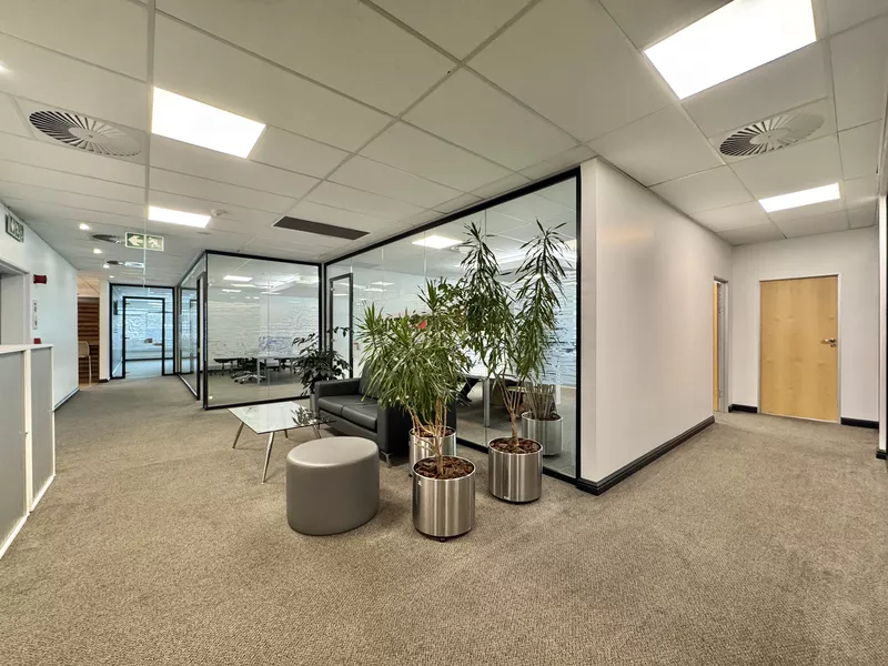 950 m² Office to let in Cape Town, The Towers (photo 27)