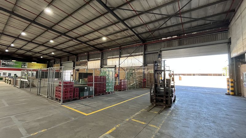 3 197 m² Industrial to let in Ottery, Independence Square (photo 13)