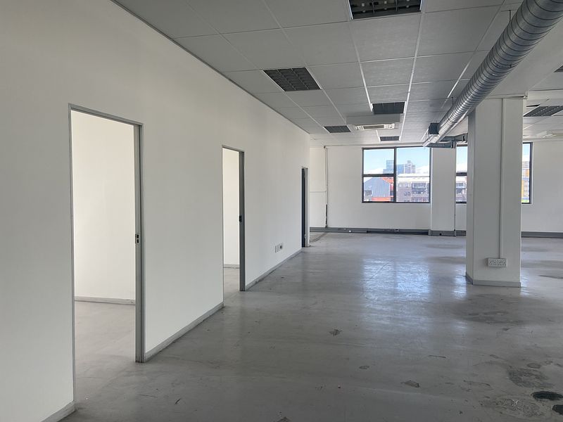 312 m² Office to let in Cape Town City Centre/CBD, Buitengracht Centre-125 Buitengracht Street (photo 8)