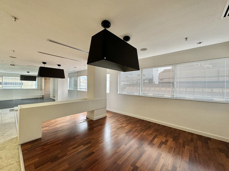 1 000 m² Office to let in Cape Town City Centre/CBD, 8 Riebeek Street (photo 9)