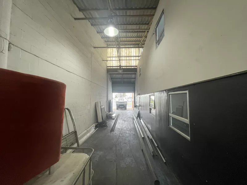 380 m² Industrial to let in Ottery, Ottery Park (photo 11)