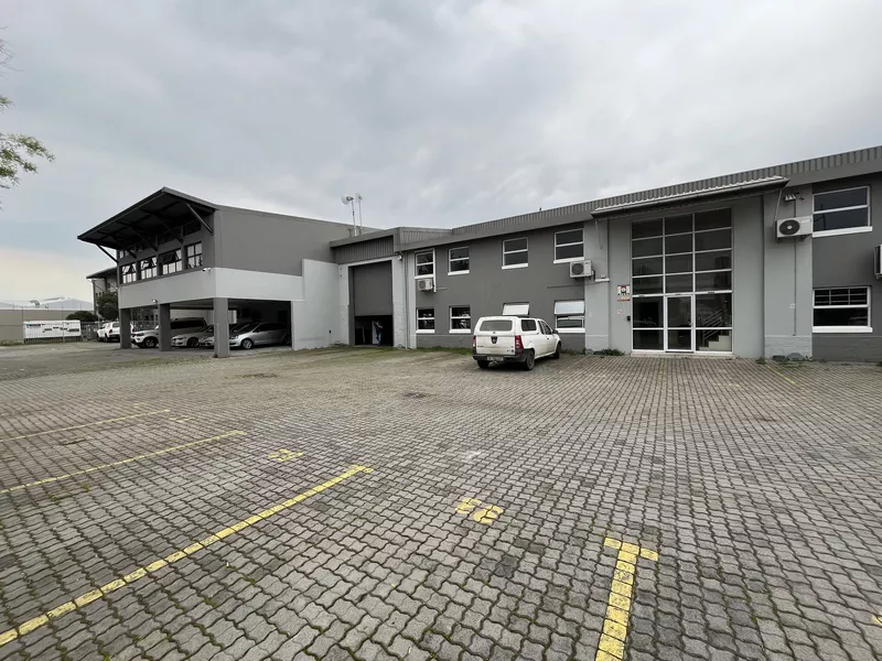 1 890 m² Industrial to let in Airport Industrial, 33 - 37 Aviation Crescent (photo 2)