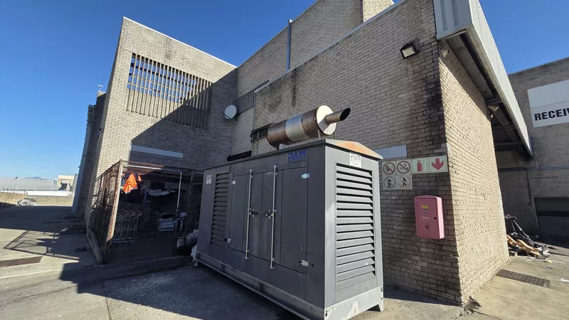 1 300 m² Industrial to let in Paarl, Wamakers Square, Paarl Central (photo 7)