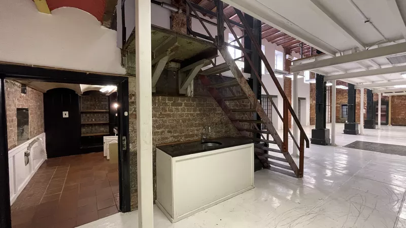 300 m² Office to let in Woodstock, Old Castle Brewery (photo 16)