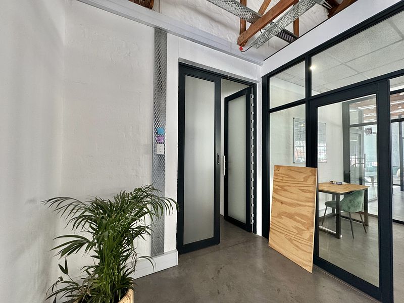 288 m² Office to let in Cape Town, Planet Art (photo 22)