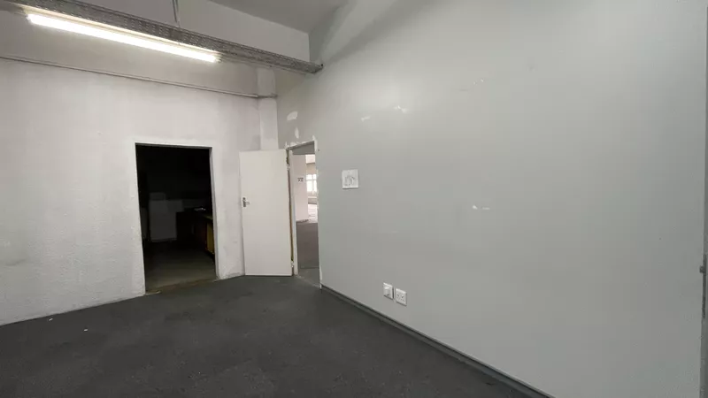 860 m² Office to let in Woodstock, 264 Victoria Road (photo 21)