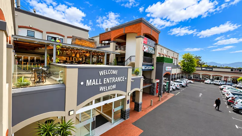 559 m² Retail Property to let in Durbanville, IPIC Shopping Centre Aurora (photo 1)