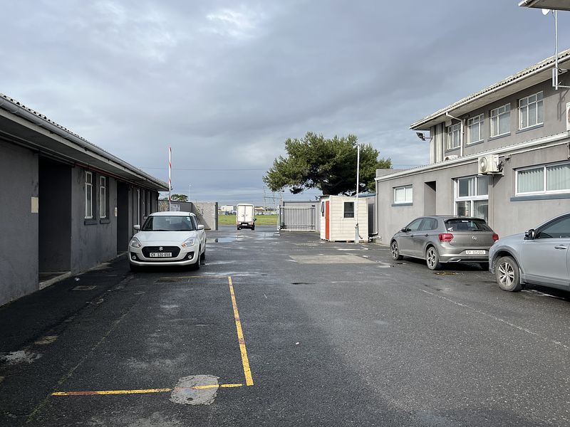 2 847 m² Industrial to let in Epping, 36 Gunners circle (photo 1)