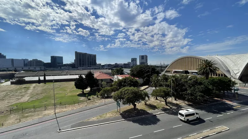 1 040 m² Office to let in Cape Town, 32 Sir Lowry Road (photo 16)