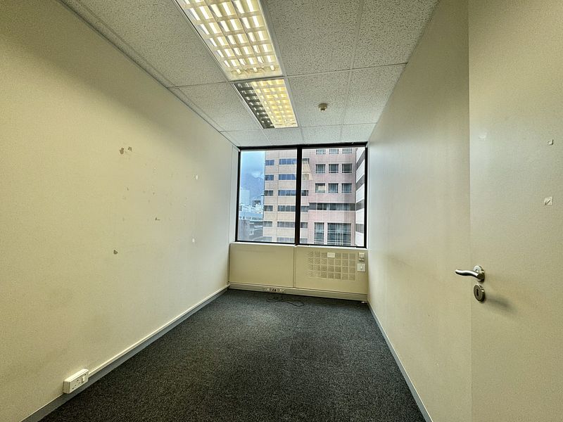 243 m² Office to let in Cape Town City Centre/CBD, 2 Long Street (photo 19)