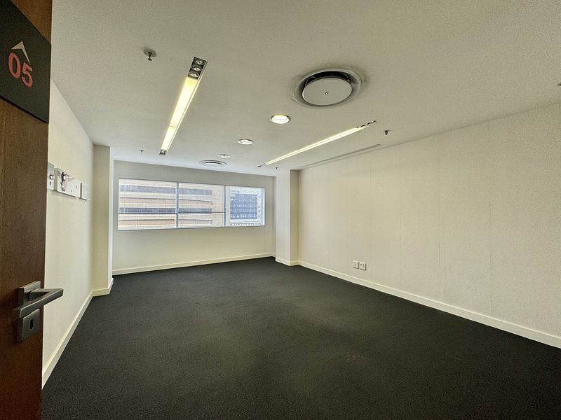 1 000 m² Office to let in Cape Town City Centre/CBD, 8 Riebeek Street (photo 22)
