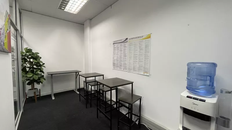 193 m² Office to let in Observatory, Gate House (photo 17)