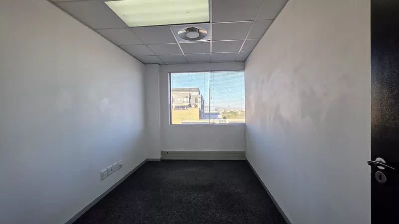 562 m² Office to let in Tyger Valley, Bloemhof (photo 37)