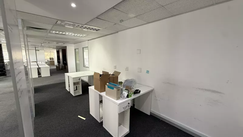 653 m² Office to let in Claremont, Sunclare (photo 33)