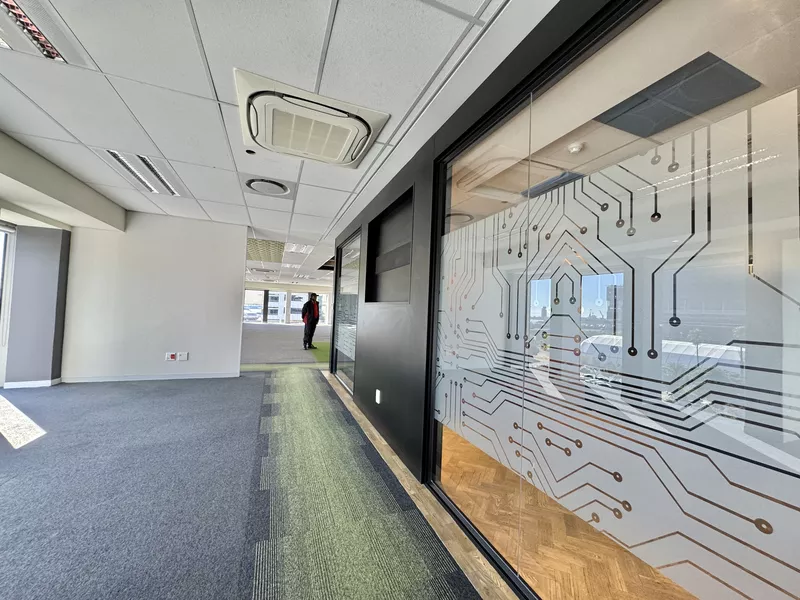 767 m² Office to let in Cape Town City Centre/CBD, Thomas Pattullo (photo 11)