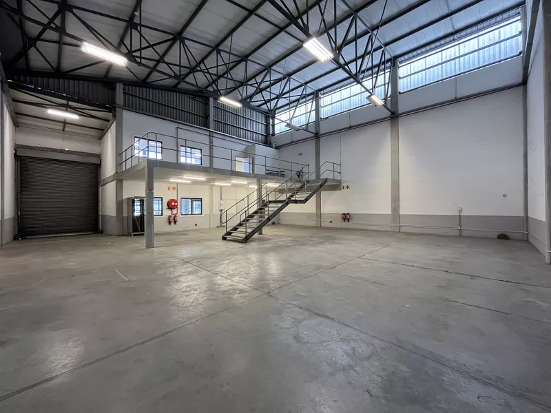 404 m² Industrial to let in Airport Industrial, CTX Business Park (photo 1)