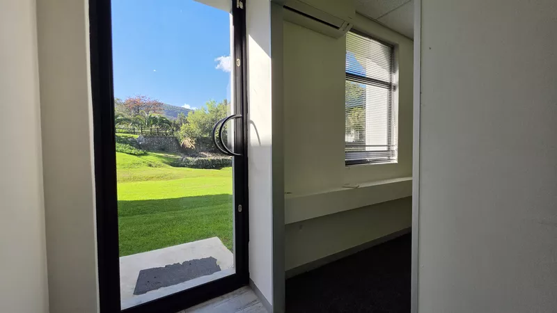 224 m² Office to let in Parow, De Tijger Business Park Building 2 (photo 30)