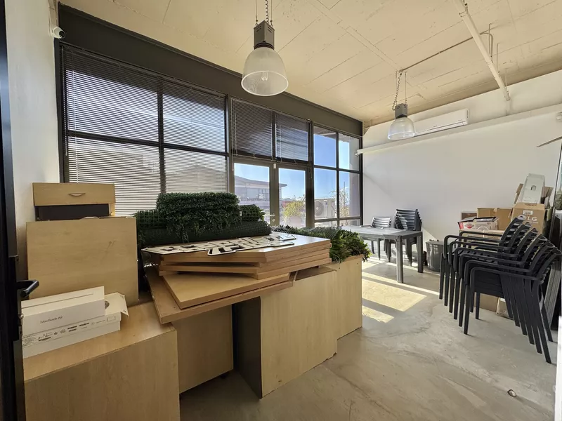 219 m² Office to let in Cape Town, Hill House (photo 9)