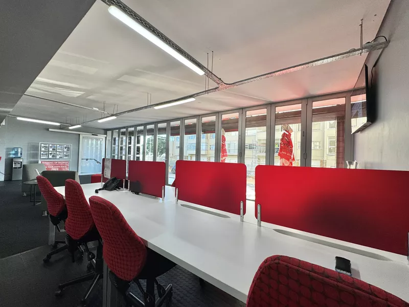 188 m² Office to let in Waterfront, 71 New Cumberland (photo 10)