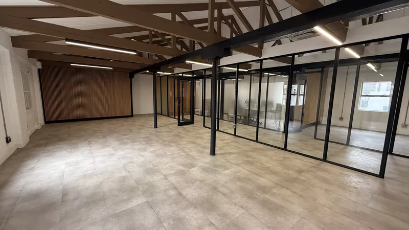 343 m² Office for sale in Foreshore, Castle Mews (photo 7)