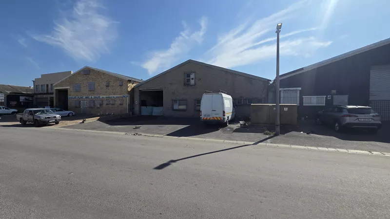 500 m² Industrial for sale in Strand, 26 De Kock Street, George Park, Strand (photo 2)