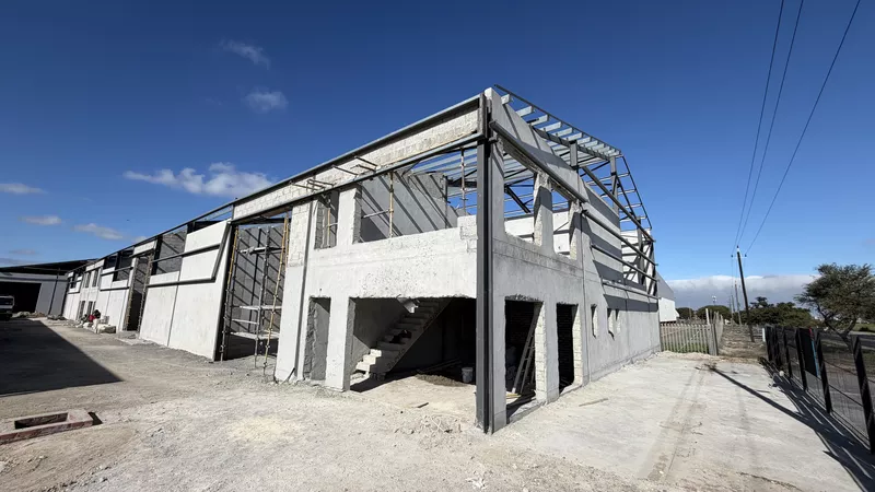 509 m² Industrial to let in Blackheath, Wimbledon Industrial Estate (photo 1)