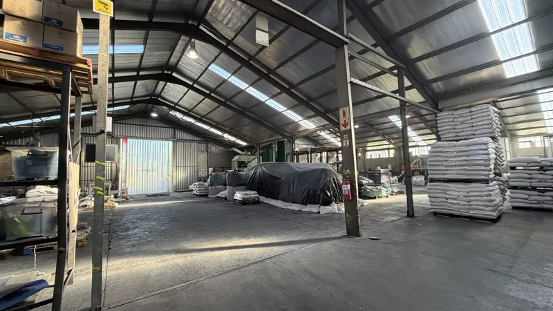 2 574 m² Industrial to let in Okavango Park, Falcon Close, Okavango Park (photo 32)