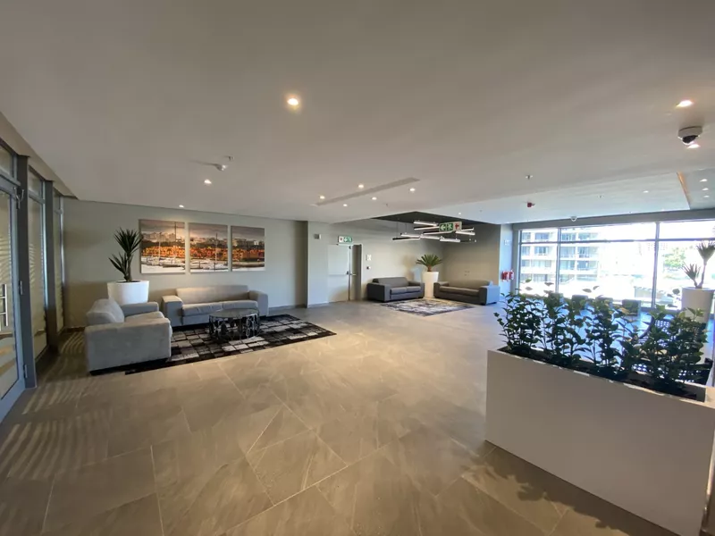 114 m² Office to let in Waterfront, The Yacht Club (photo 8)