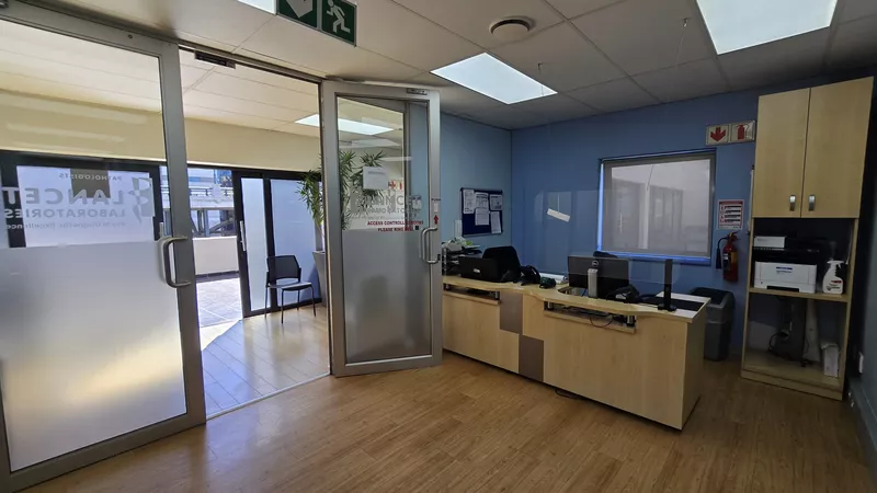 1 059 m² Office to let in Century City, Smartsurv House (photo 10)
