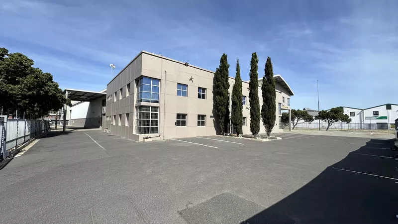 3 100 m² Industrial to let in Marconi Beam, 11 Kunene Circle (photo 2)