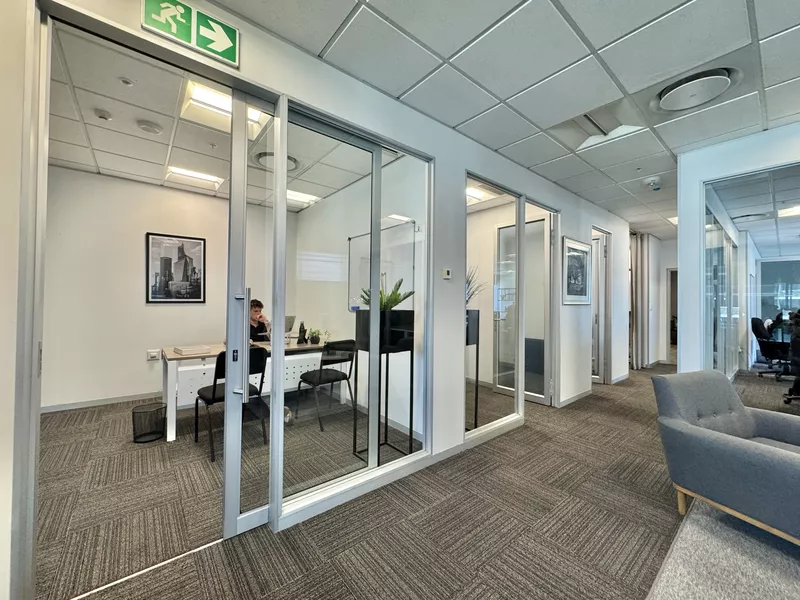 311 m² Office to let in Cape Town City Centre/CBD, Portside (photo 10)