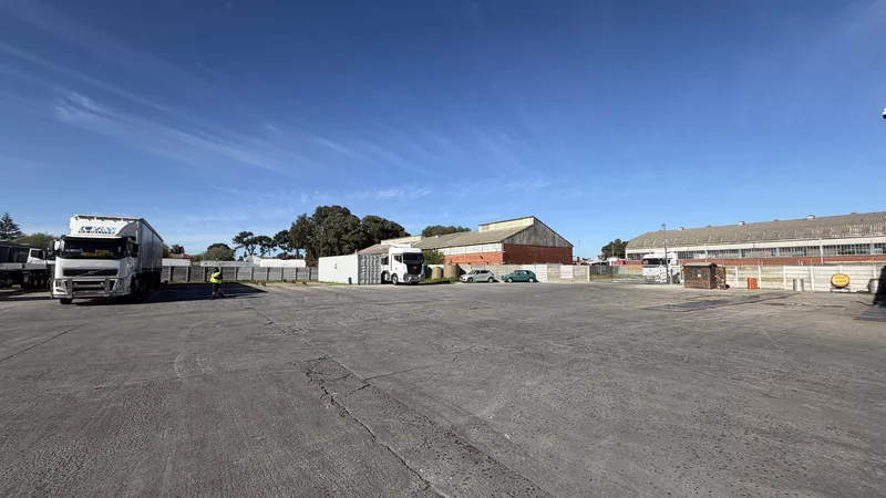 3 813 m² Industrial to let in Brackenfell Industrial, 6 Viben Avenue (photo 27)