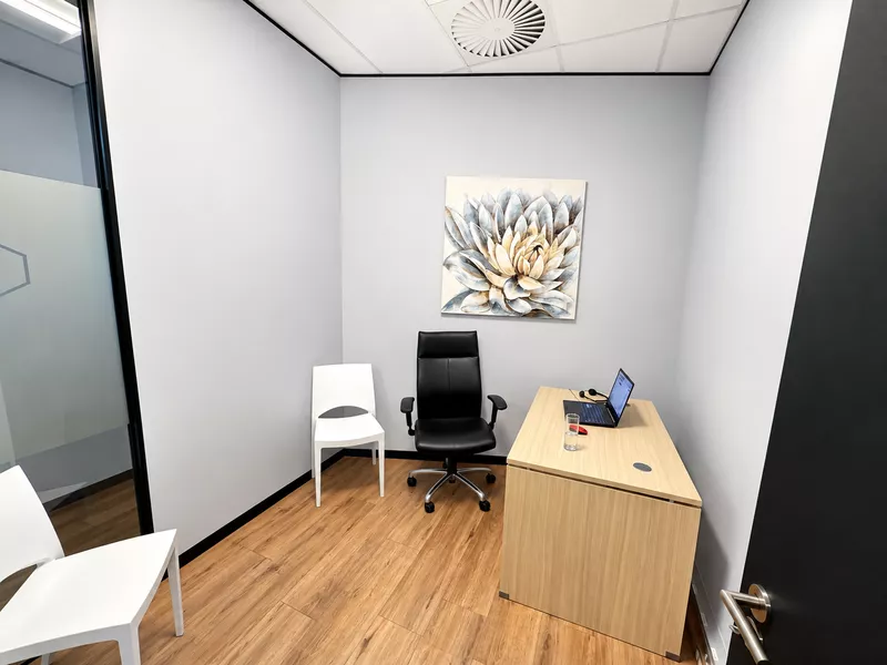 133 m² Office to let in Durbanville, Village Square (photo 16)