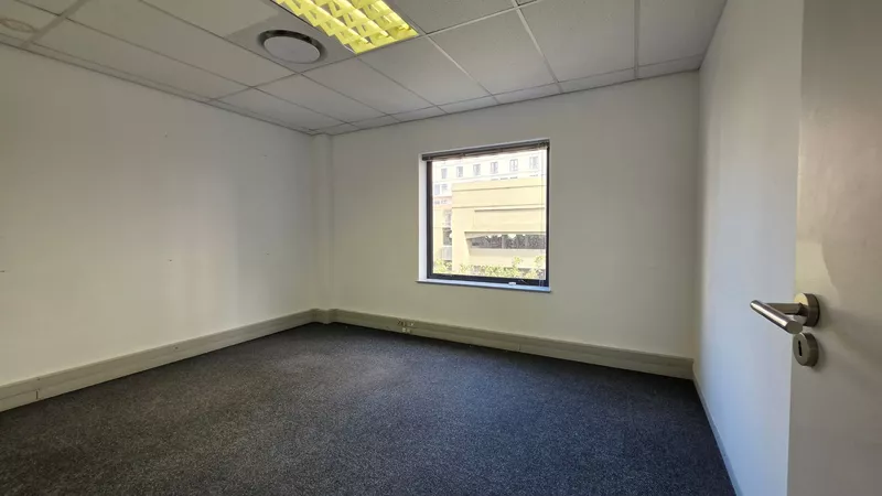 195 m² Office to let in The Forum Office Park, The Forum - Vesta (Block E) (photo 30)