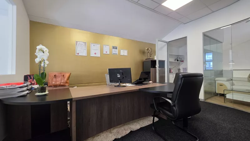 180 m² Office for sale in Century City, Bridgewater One - Studios (Block B) (photo 43)