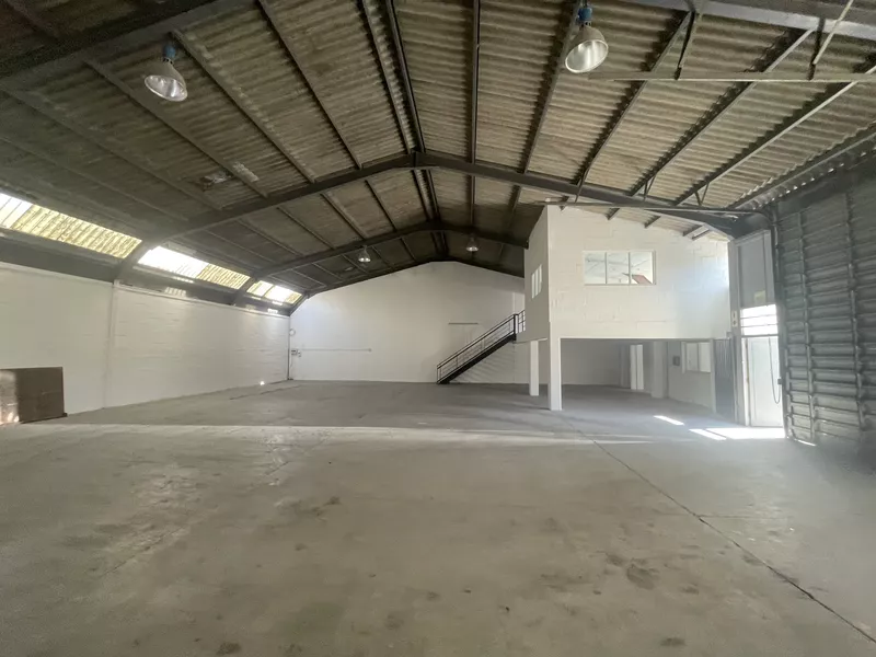 437 m² Industrial to let in Southern Suburbs, Celie Road Industrial Park - Block B (photo 3)