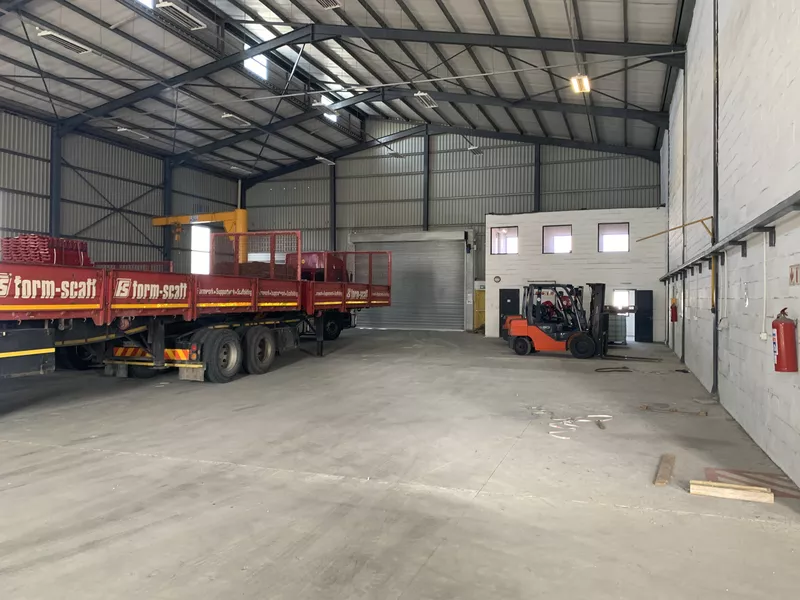 2 350 m² Industrial to let in Wimbledon Estate, 88 Wimbledon Road, Blackheath (photo 15)