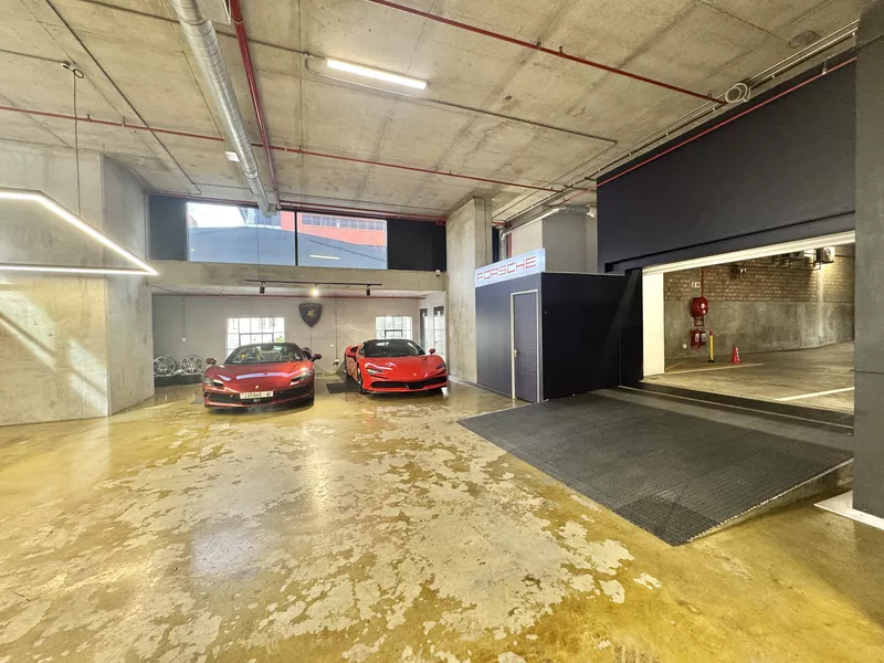 529 m² Retail property to let in Cape Town City Centre/CBD, 16 On Bree (photo 7)