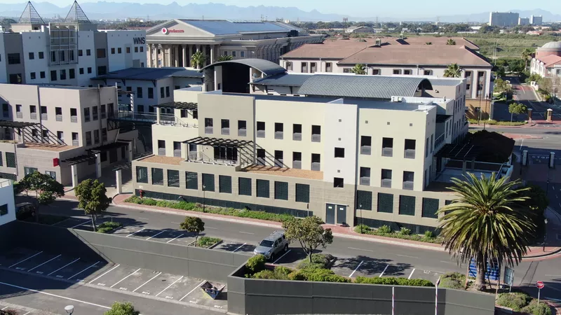 222 m² Office to let in Century Square, Knowledge Park 3 (photo 6)