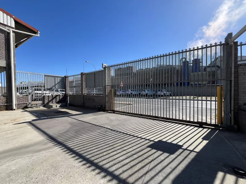 990 m² Industrial to let in Parow Industrial, 56 Junction Road (photo 3)