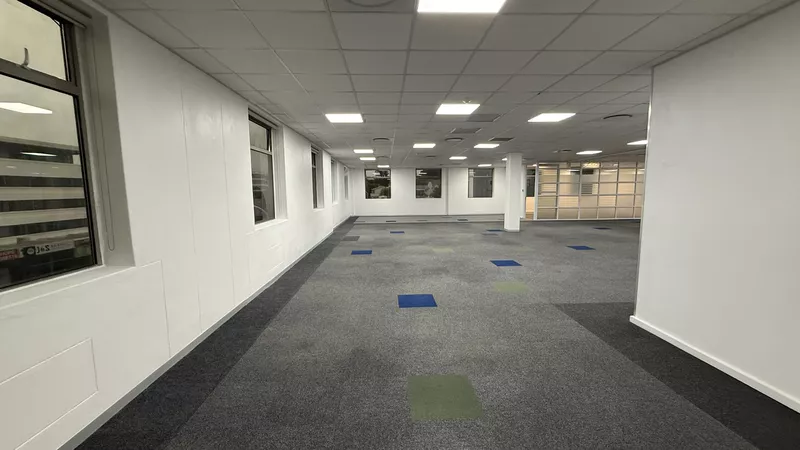 472 m² Office to let in Claremont, 200 On Main (photo 12)