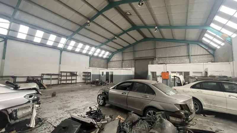 900 m² Industrial to let in Ottery, 2 Ferndale Drive (photo 10)