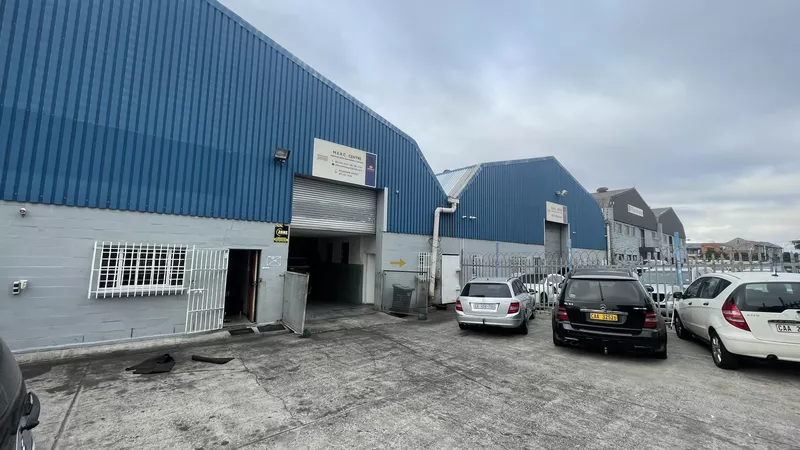 900 m² Industrial to let in Ottery, 2 Ferndale Drive (photo 4)