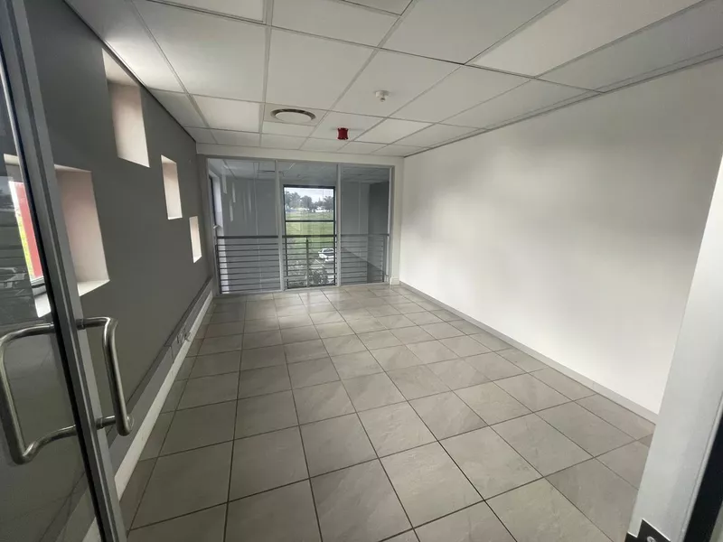 1 312 m² Industrial to let in Brackenfell, Northpoint Industrial Park (photo 16)