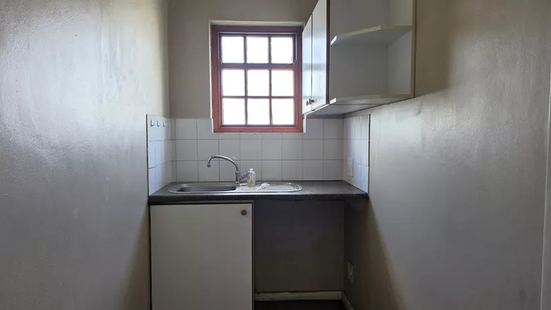 94 m² Office for sale in Bellville, Old Dutch Square (photo 24)