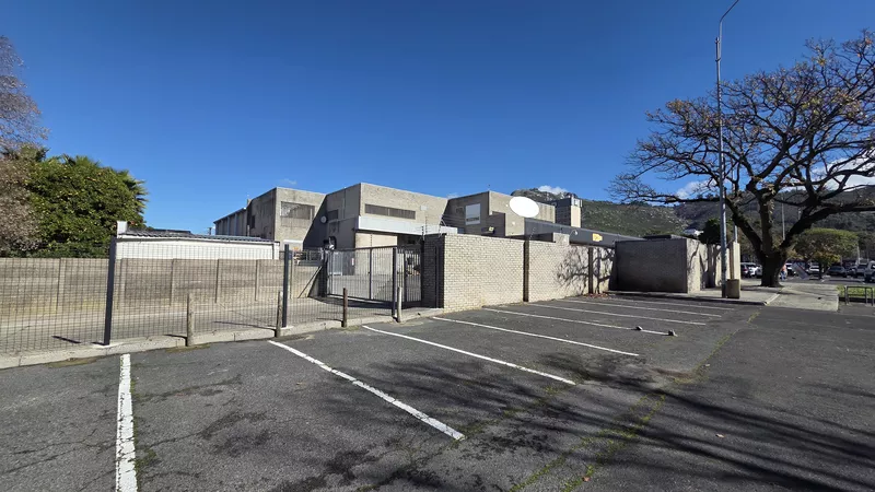 1 300 m² Industrial to let in Paarl, Wamakers Square, Paarl Central (photo 2)